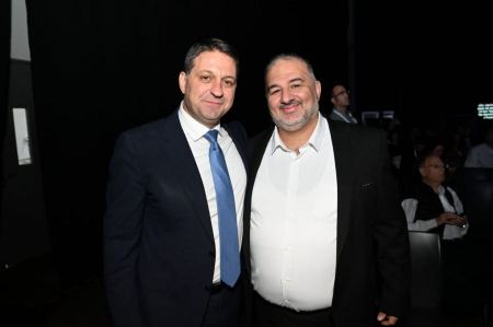 مناقشة قضايا العنف والجريمة في المجتمع العربي وضائقة السكن